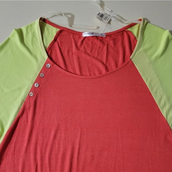 Femme by Tresics Women's Bright Raglan Sleeve Top - Picture 8 of 11